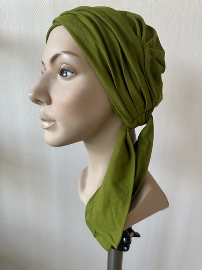 Gisela mayer madrid grøn hovedbeklædning. scarf